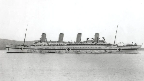 Primele obiecte recuperate de pe epava HMHS Britannic (© Facebook / Υπουργείο Πολιτισμού)