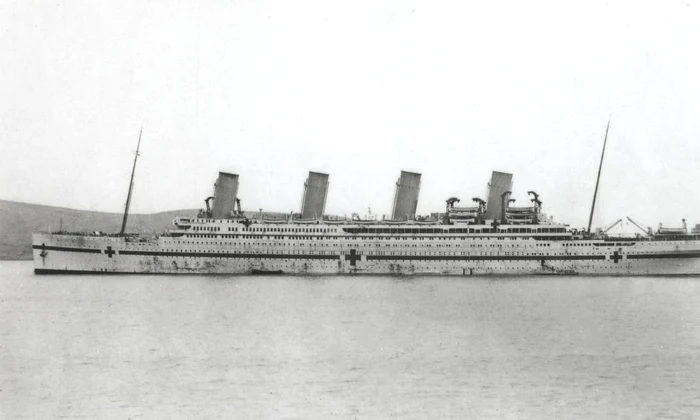 Primele obiecte recuperate de pe epava HMHS Britannic (© Facebook / Υπουργείο Πολιτισμού)