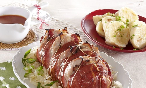 rulada de ciolan afumat cu pui si bacon jpeg