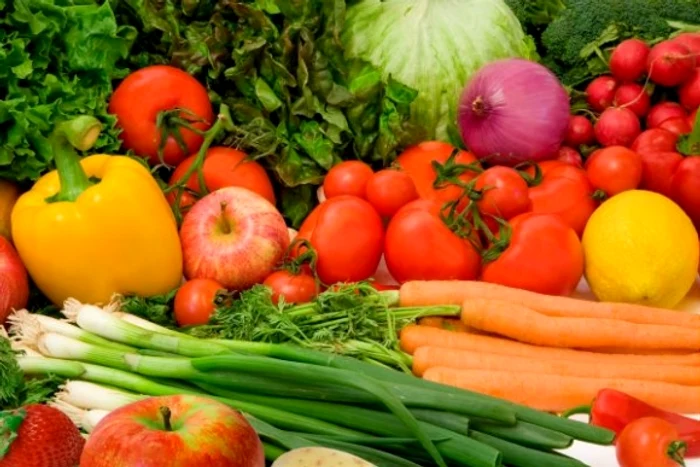 
    Există alimnete pe care le poți consuma noaptea, fără să îți strici dietafoto: Arhiva Click!  