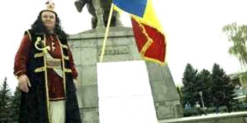 Faur Isaia a protestat pentru Decebal, îmbrăcat în Vlad Ţepeş. D.G.