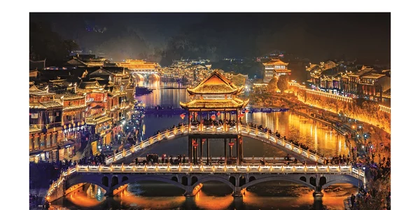 Festivități de Anul Nou Chinezesc, în orașul istoric Fenghuang Phoenix,  Foto credit Yang Xinxing