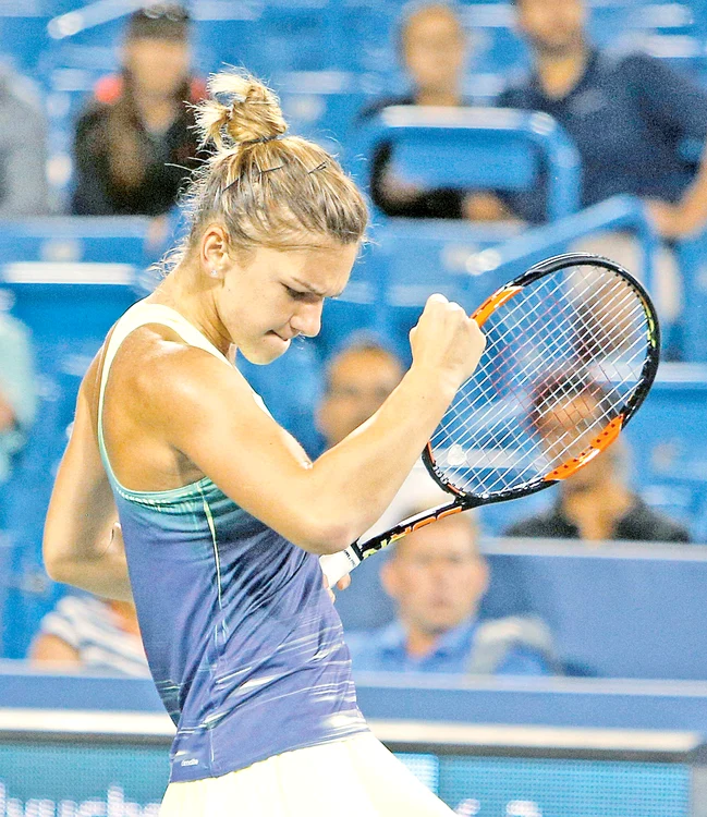 
    Simona Halep şi Serena Williams, după finala de duminicăFoto Twitter/WTA  