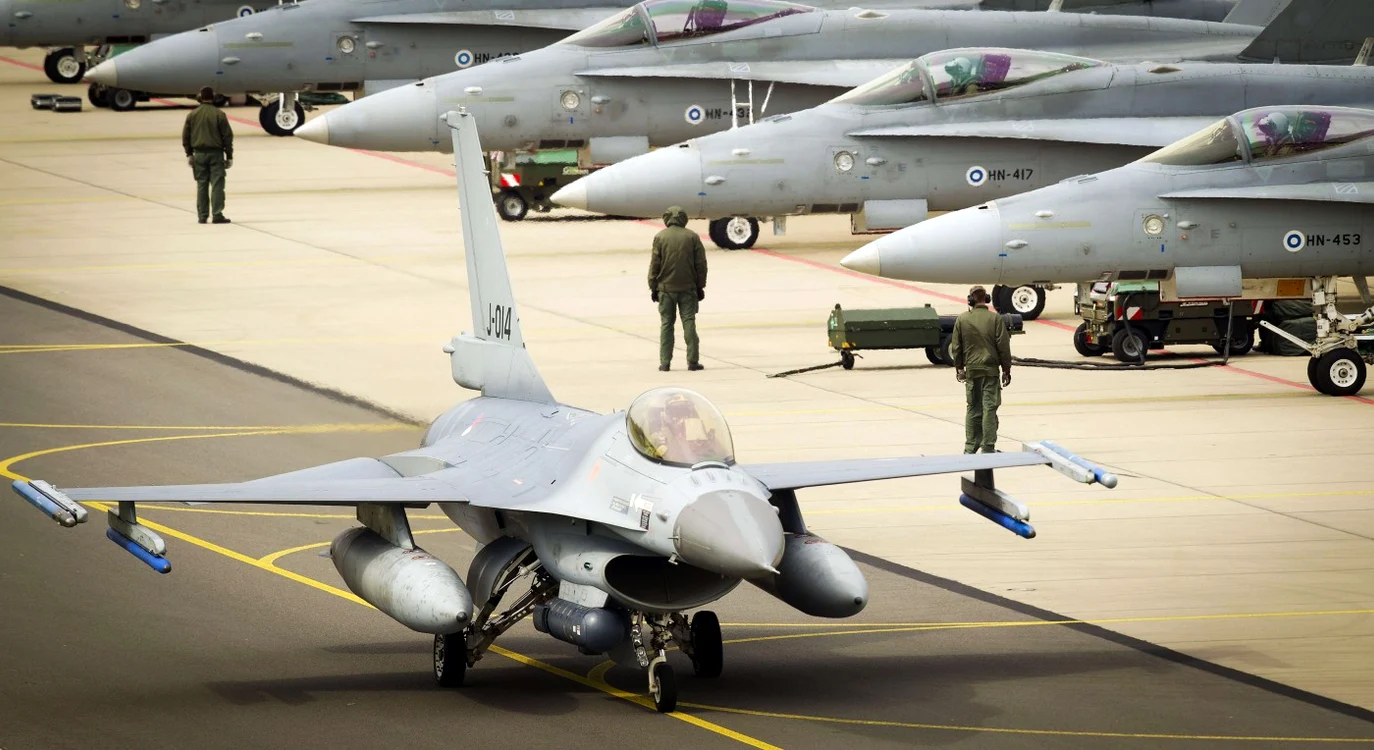 Avioane F16