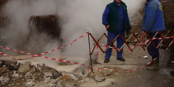 CET Govora va opri furnizarea apei calde pentru inlocuirea tevilor uzate