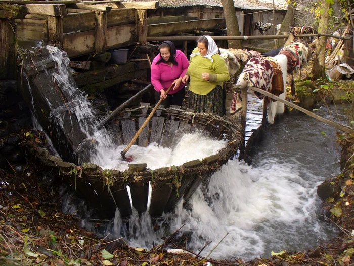 Meșteșuguri tradiționale în Maramureș (foto : Teofil Ivanciuc)