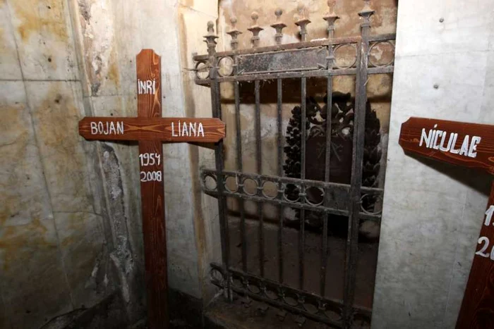 Morţii primarului Marian Vanghelie au luat locul osemintelor generalului Iacob Lahovary
