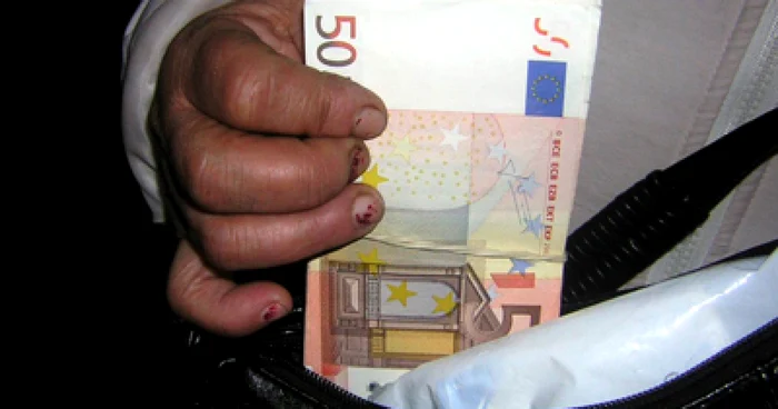 Geta Dumitru pretindea atât sume în lei cât şi în valută