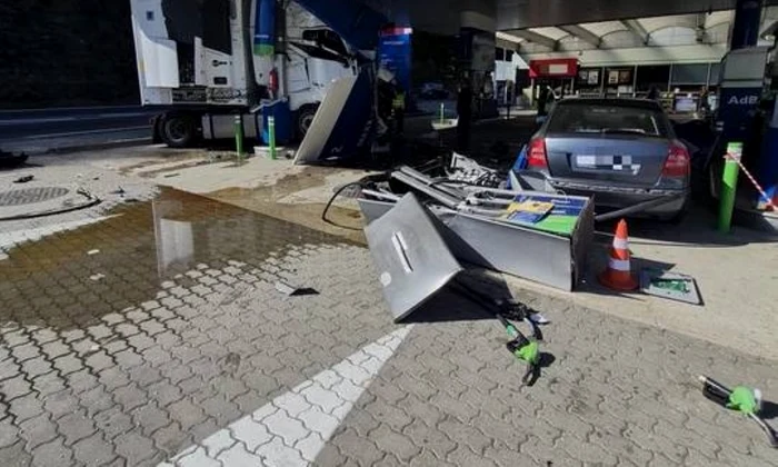 accident benzinarie 01 seintamplainvalcea ro jpg