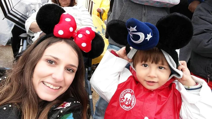 Dana și Vlad au intrat în pielea lui Minnie și Mickey Mouse