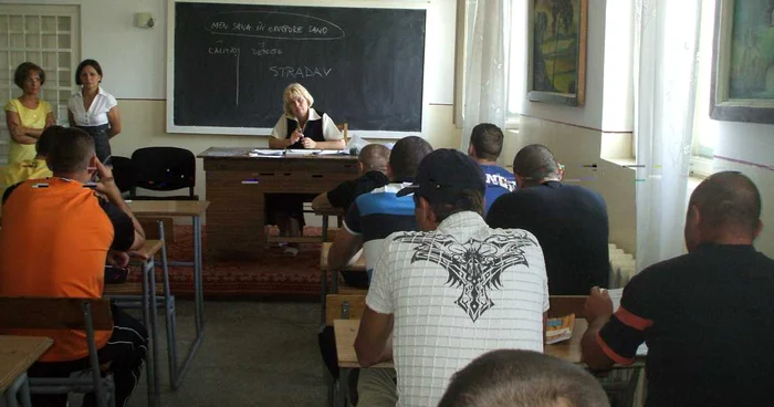 Brăila: 17 deţinuţi brăileni au intrat in clasa I