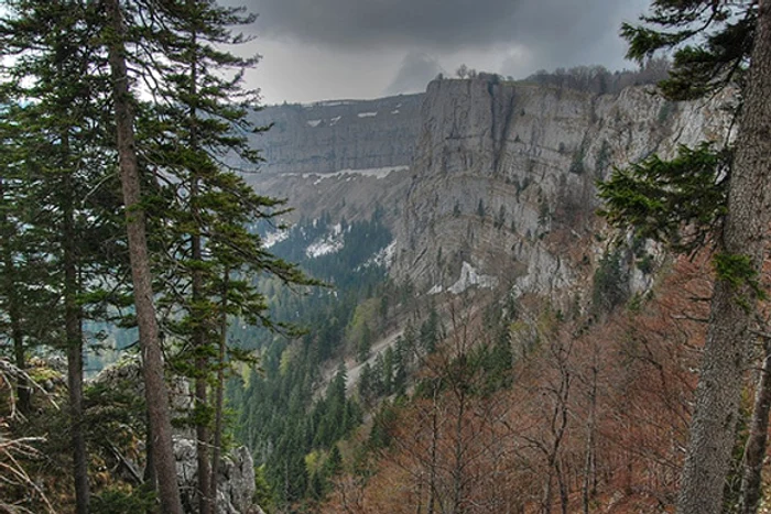 
    Prognoza meteo la munte în weekend ne spune că vremea va fi plăcută, chiar dacă pe alocuri vor mai cădea câțiva stropi de ploaiefoto: Click!  