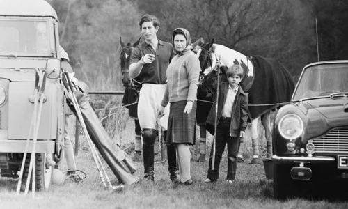 Regina Elisabeta cu Prințul Charles și Prințul Edward, Getty Images (2) jpg