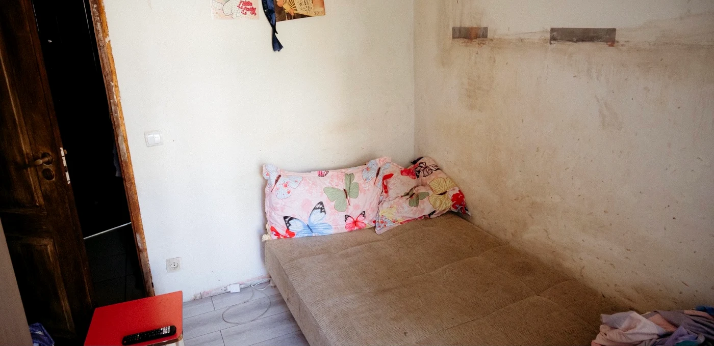 Așa arată apartamentul infestat cu ploșnițe din Ferentari foto: Pro TV