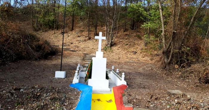 Monumentul reabilitat de elevii de la Colegiul Cuza Vodă Huşi
