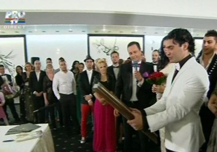 Pepe şi Raluca s-au «căsătorit» în direct la TV (Foto: captură video Pro TV)