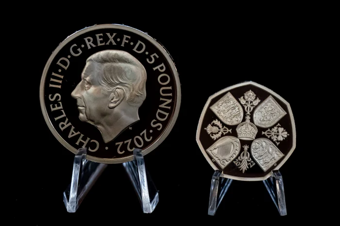 Moneda cu efigia regelui Charles al III-lea, dezvăluită de Monetăria Regală FOTO Profimedia