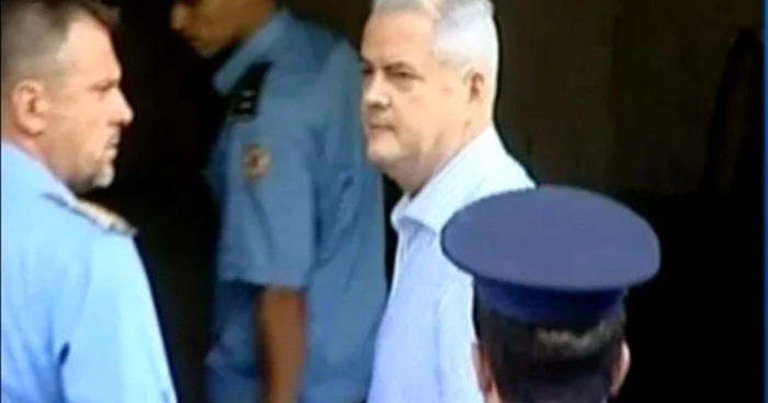 Adrian Năstase va sta mai puţin în închisoare. FOTO: Arhivă