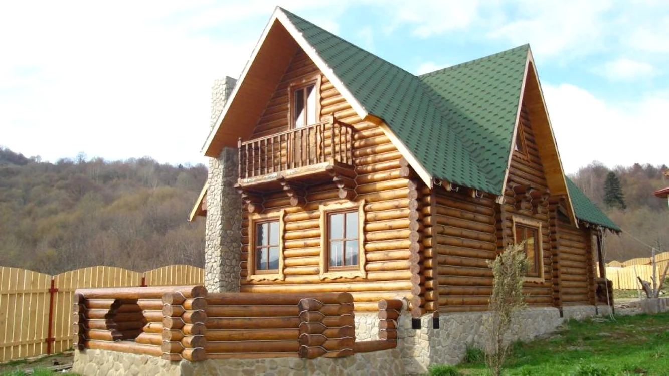 Un model de casă din lemn ieftină