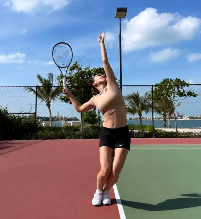 Simona Halep și-a afișat abdomentul lucrat. Foto Instagram