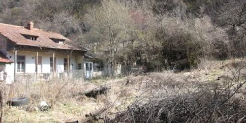 NEAMŢ: Judeţul este mai sărac cu două monumente