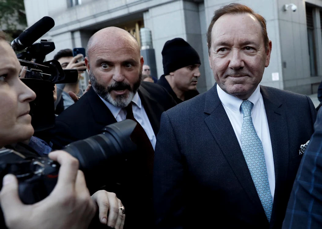 Actorul Kevin Spacey, la ieșirea din sala de judecată