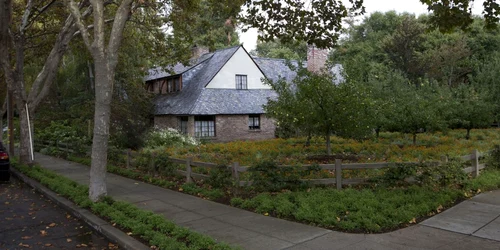Casa lui Steve Jobs din Palo Alto (California