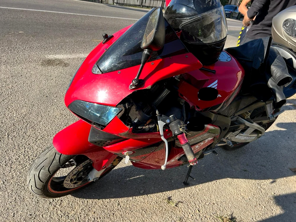 Motocicleta a fost avariată în urma evenimentului rutier. SURSA IPJ Buzău