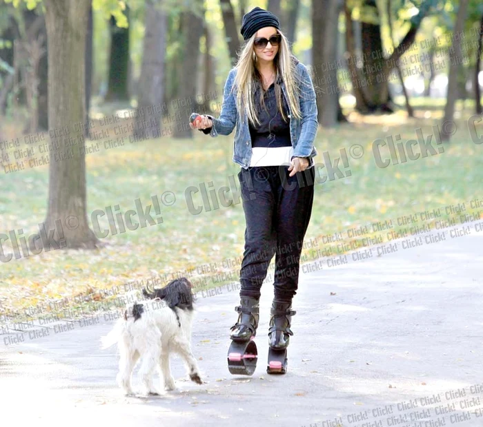 Bichonul Taniei a ţopăit cot la cot cu vedeta