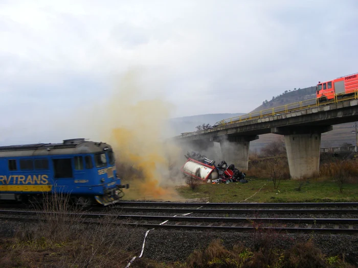 
    Circulaţia spre Zalău a fost reluată în jurul orei 8,30, după ce a fost deviată prin Huedin şi Zimbor  