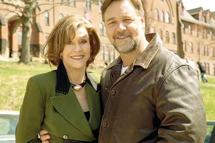 
    Jane Fonda (76 de ani)  nu s-a dezlipit nici  o clipă de Russell  Crowe (50 de ani)  pe platourile  de filmare (Fotografii: Reuters)  