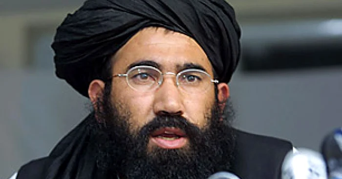 Mullah Abdul Salam Zaeef, în timpul unei conferinţe de presă la Islamabad