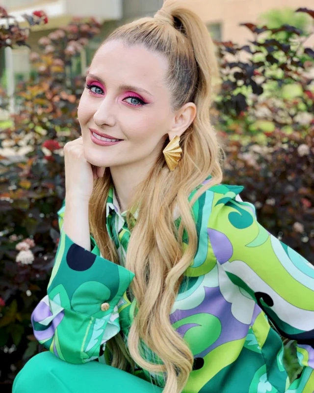 Alina Sorescu este o artista foarte muncitoare și ambițioasă