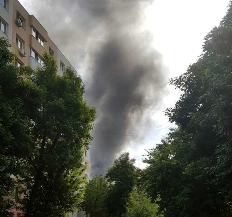 
    Incendiul a izbucnit la un bloc de locatari din Capitală  