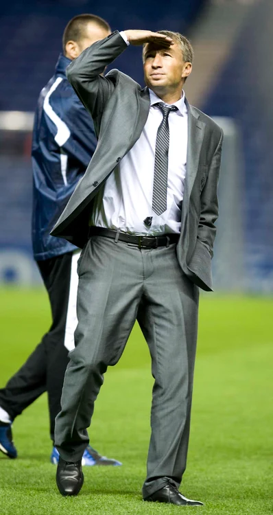 
    Dan Petrescu, aproape de primăvara europeanaă  