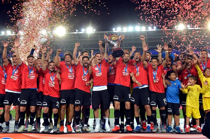 Jucătorii Viitorului sărbătoresc victoria din Supercupă