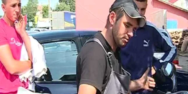 Hoții au transportat oile pe moped