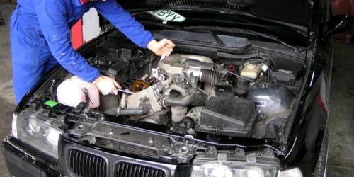 Noile taxe impuse de RAR vor avantaja reprezentantele si atelierele auto mari