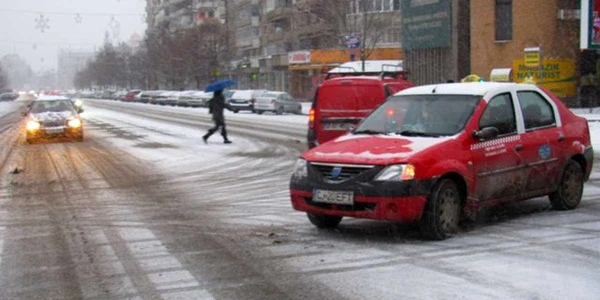 Străzile au fost acoperite de zăpadă. 