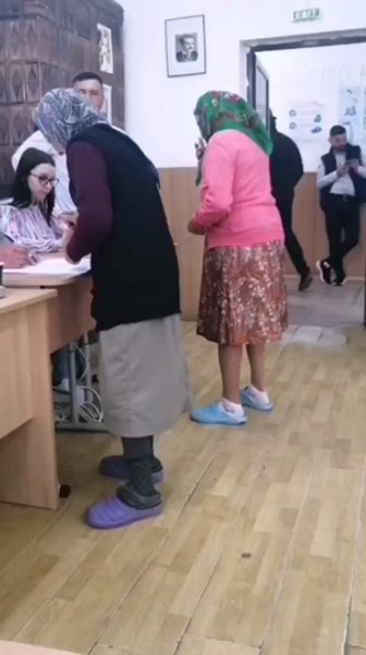 Alegeri prezidențiale 2025. Solicitări de înlocuire a președintelui secției în care viceprimarul a însoțit alegătorii în cabina de vot
