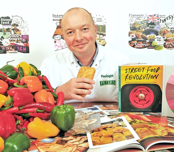 
    David este solicitat şi în străinătate să  deguste mâncarea la restaurantele de lux  