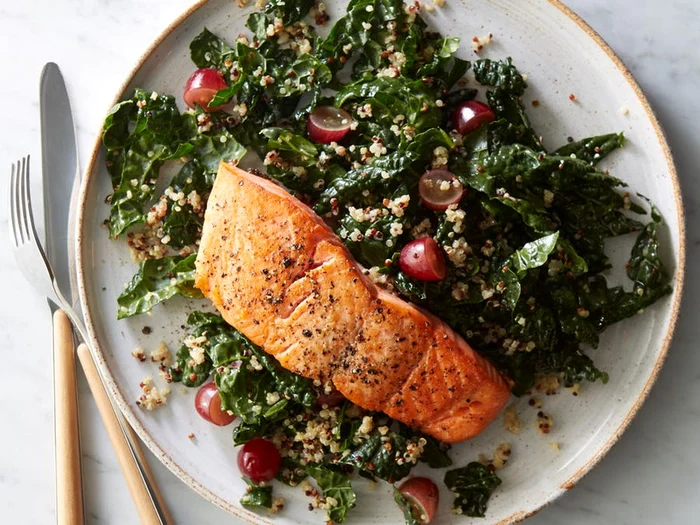 Somon cu salata de quinoa jpeg