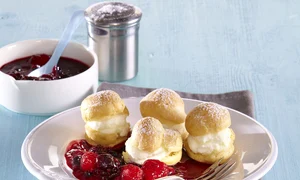 profiterol cu sos de fructe jpeg