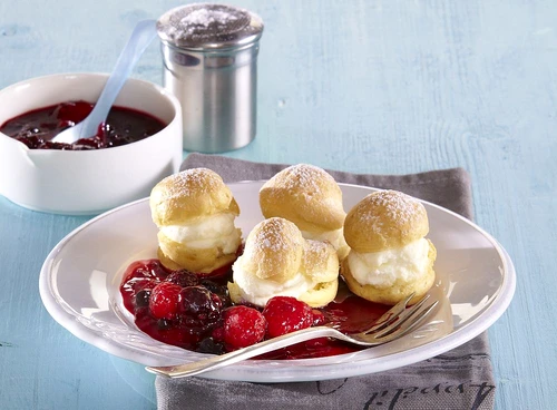 profiterol cu sos de fructe jpeg