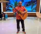 Revine pe scenă cu stand up comedy