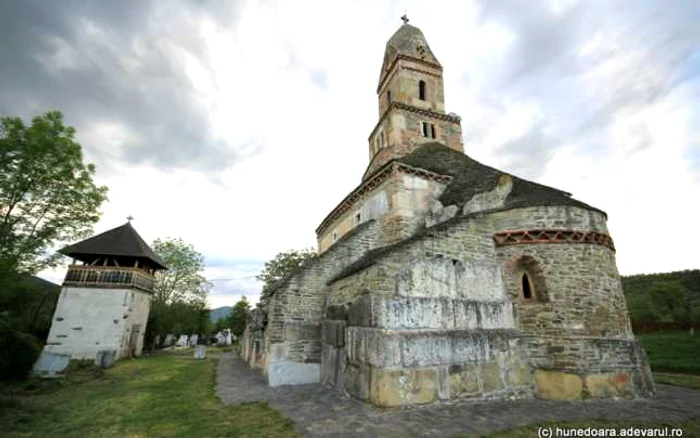 Biserica Densuş, judeţul Hunedoara. FOTO: Daniel Guţă.