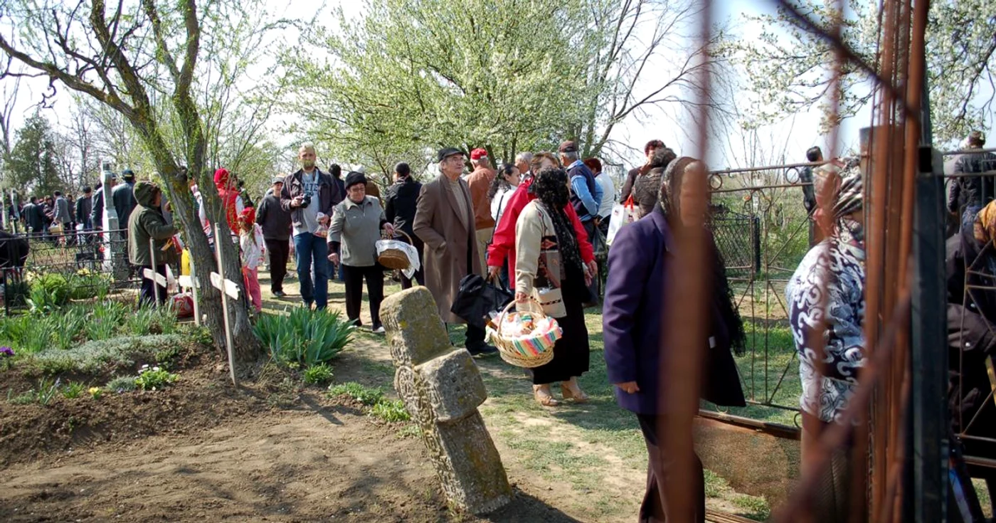 Cimitirele se umplu de creştini Foto:traditieialomita.ro
