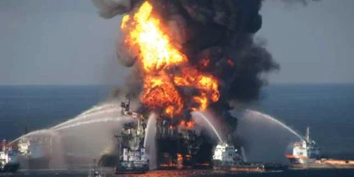 Platforma Deepwater Horizon in 2010 FOTO britannica.com