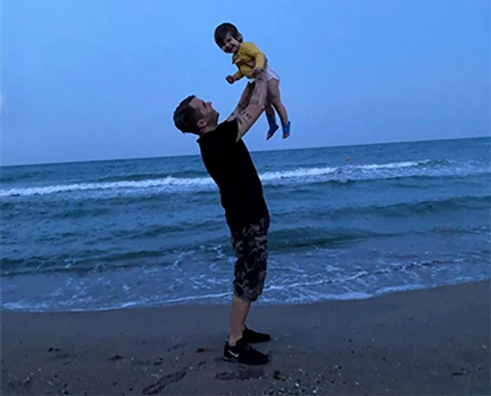 Codin Maticiuc a devenit  un familist convins. Cu Smaranda, la Mamaia