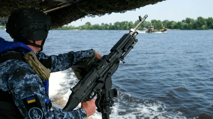Dauntless Sea Ark are trei suporturi pentru mitraliere și un lansator de grenade de 40 mm FOTO: CNN